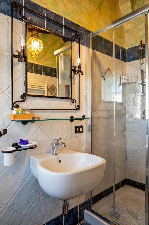 Luxury Corte Di Re Artu 2* Lucca